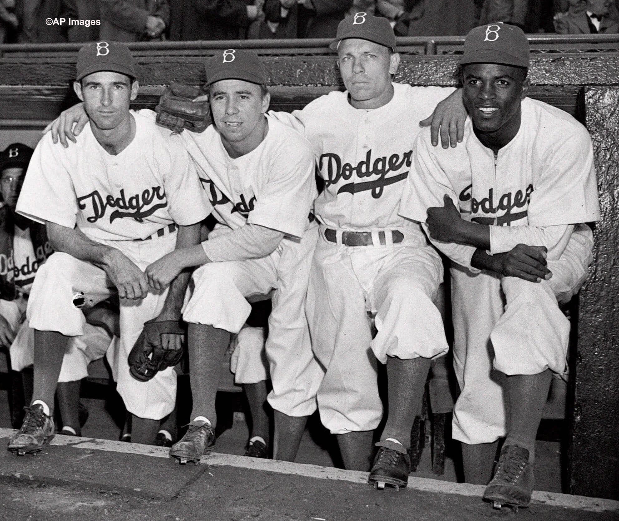 1947年の4月15日、ジャッキー・ロビンソンがメジャーリーグにおける人 
