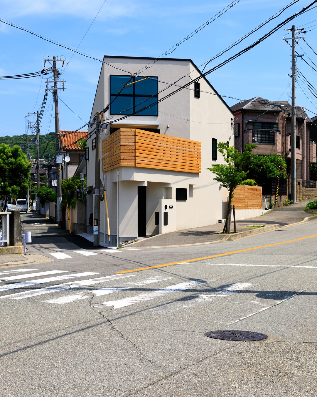 ホームデザインサポート株式会社 - 三角形の宅地に建つ三角の家 #三角形の土地 #三角形の家 #西宮市 #家... | Facebook
