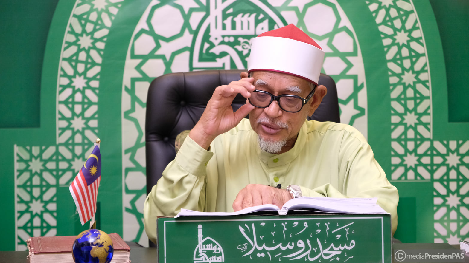 Allah SWT telah memilih Adam AS sebagai... - Abdul Hadi Awang | Facebook