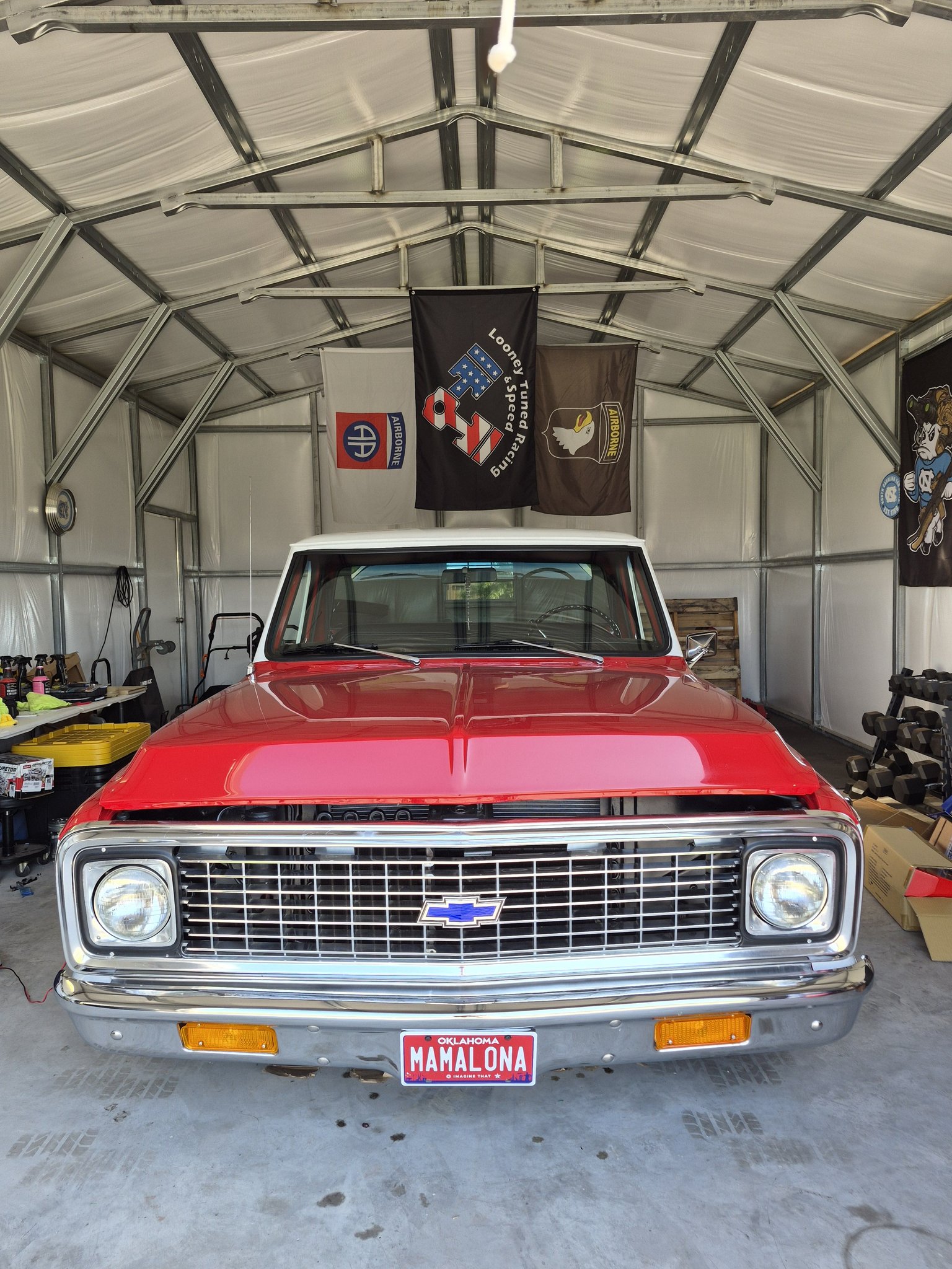 How to attach upper and lower moldings on a 1970 Chevy C10