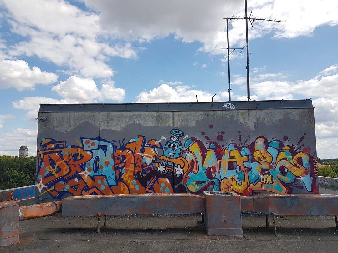 💥 Rooftop Dr.Drank & Alexander... - LOOP SprayPaint Thailand | Facebook