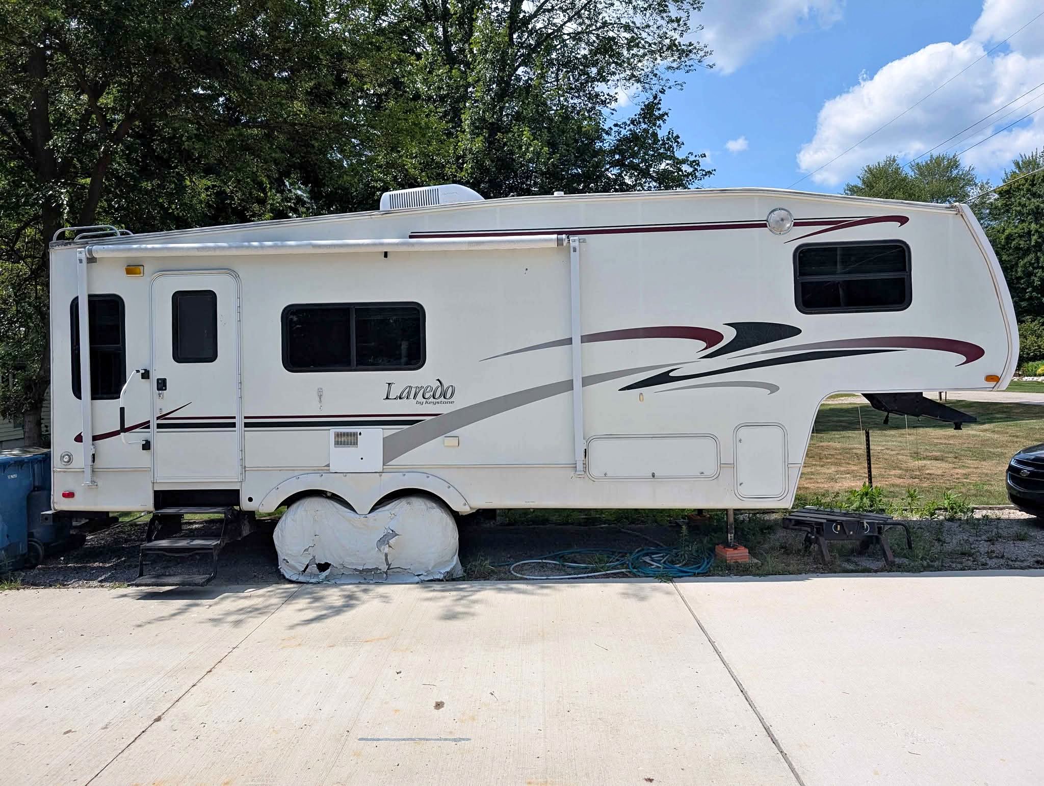 laredo-fifth-wheel-2003-travel-trailers-sanford-michigan