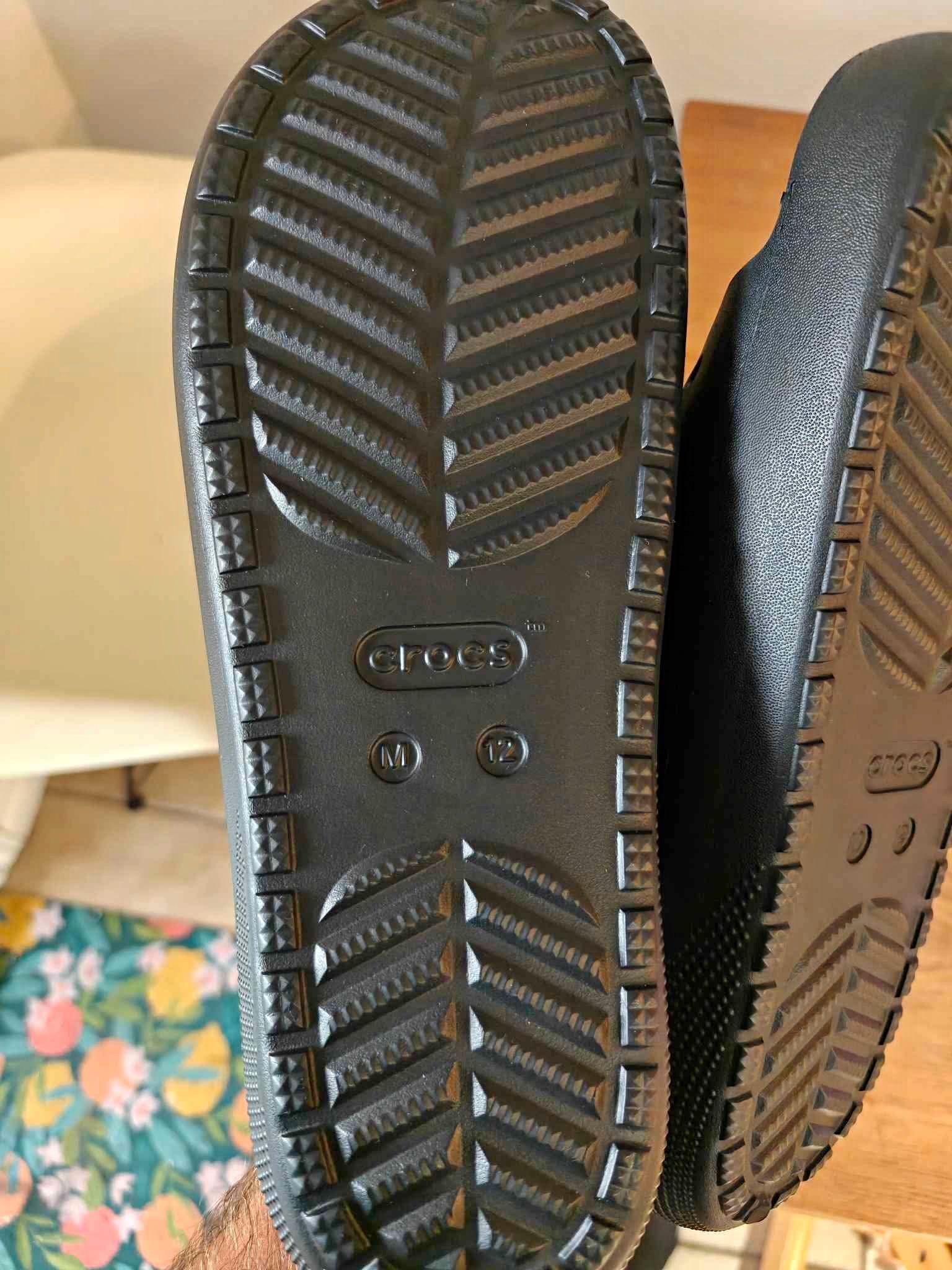 Sandales crocs neuves grandeur 12 - Sandals & Flip Flops - Mirabel ...