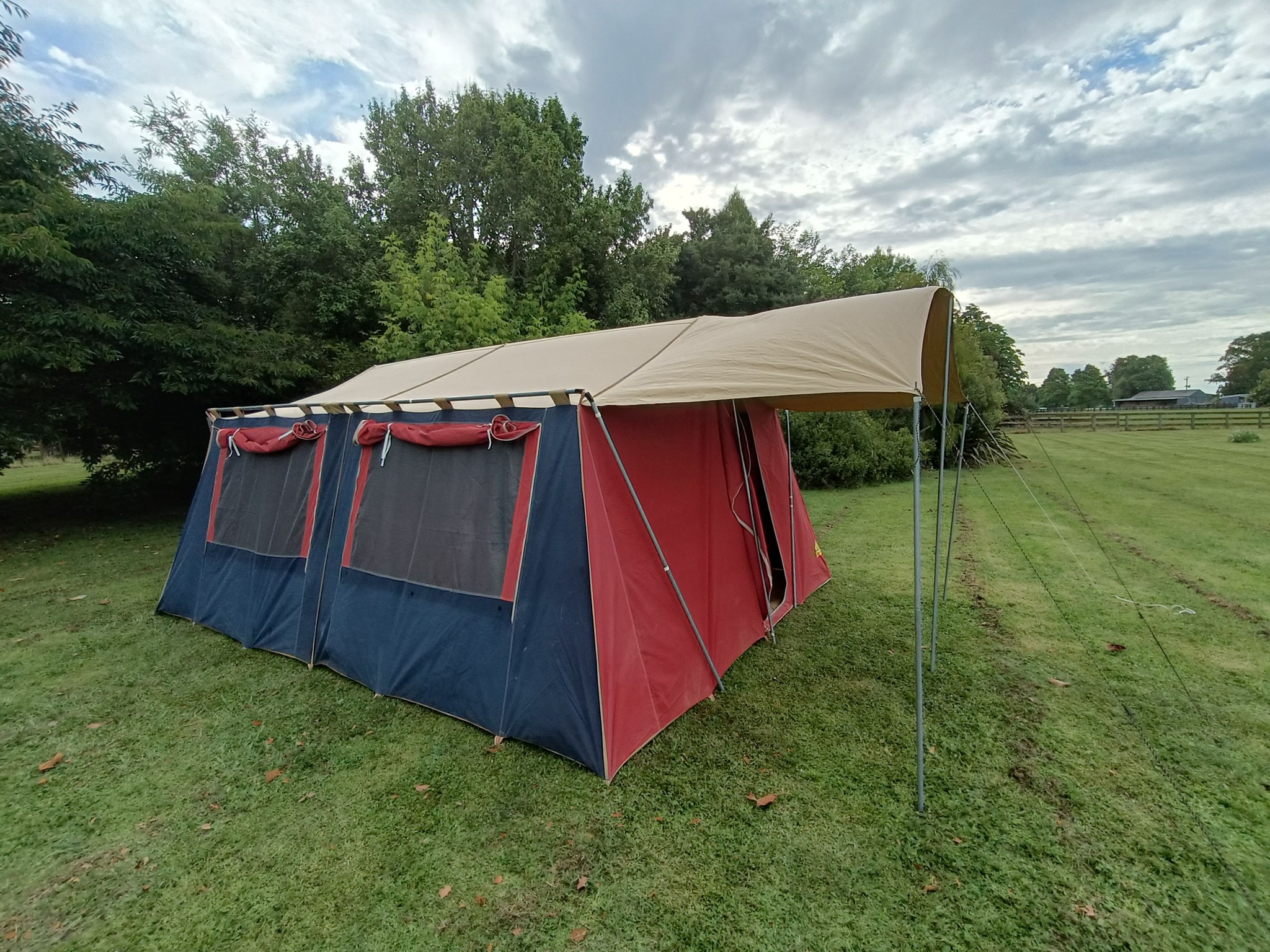 camptown zelt kaufen Wasserdichtes Instant-Camping-Familienzelt, 6–8 Personen, einfacher schneller Aufbau, Kuppel-Familienzelte für Camping, doppellagiges Außenzelt, kann als Pop-Up-Sonnenschutz verwendet werden Sport & Freizeit Größe:750mm x 750mm Full Padding iSpchen Fahrradschnalle Seitentasche Schnalle