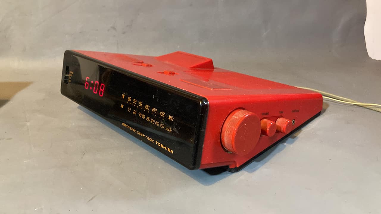 ✨【希少・レア】TOSHIBA タズマニアンデビル AM/FMクロックラジオ
