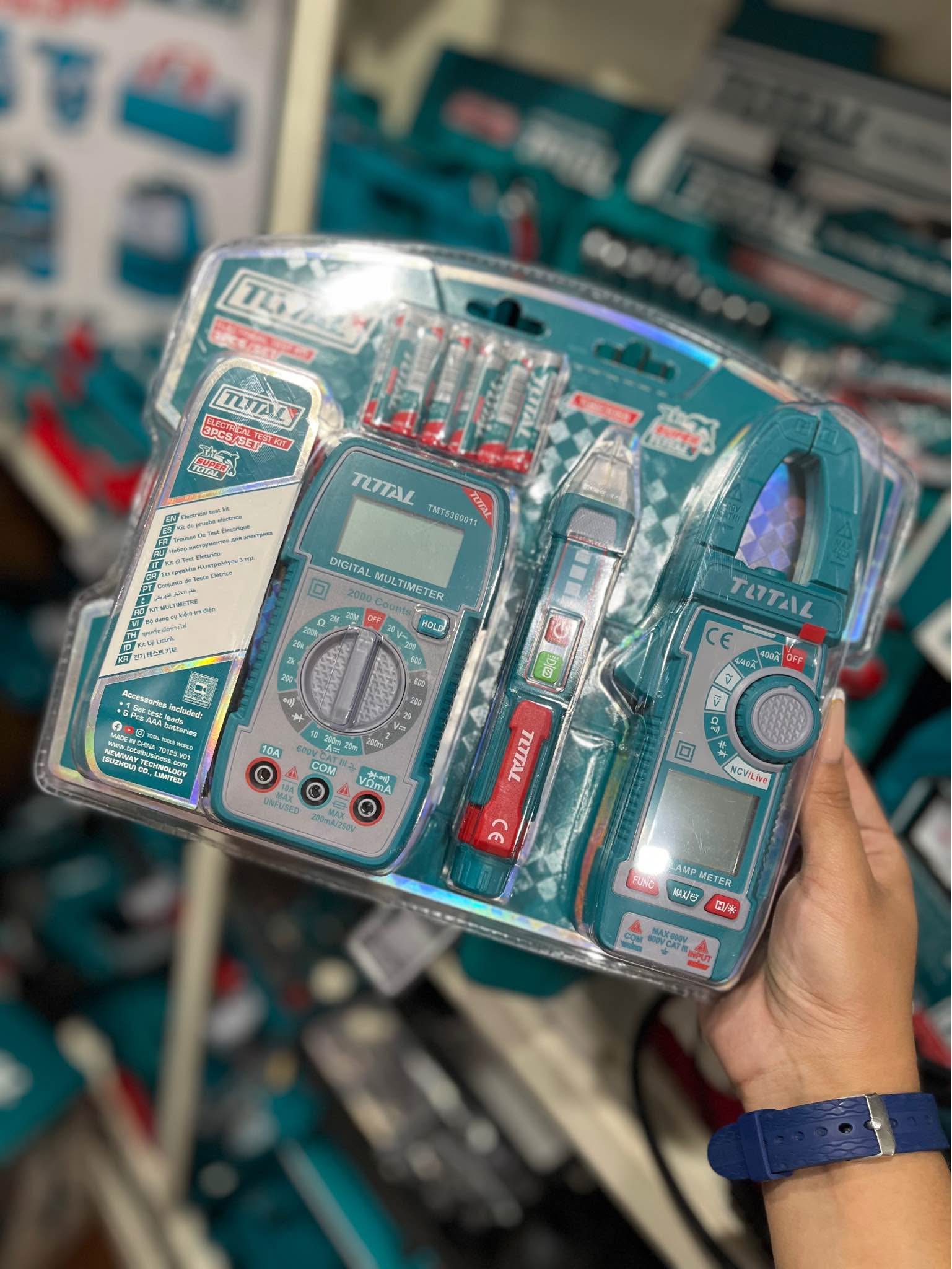 PeakTech 4350 Pinza Amperimétrica RMS 80A CA/CC, Voltímetro 600V, Capacidad Y Temperatura, Pantalla LCD Con Luz, Ideal Para Servicio Técnico
