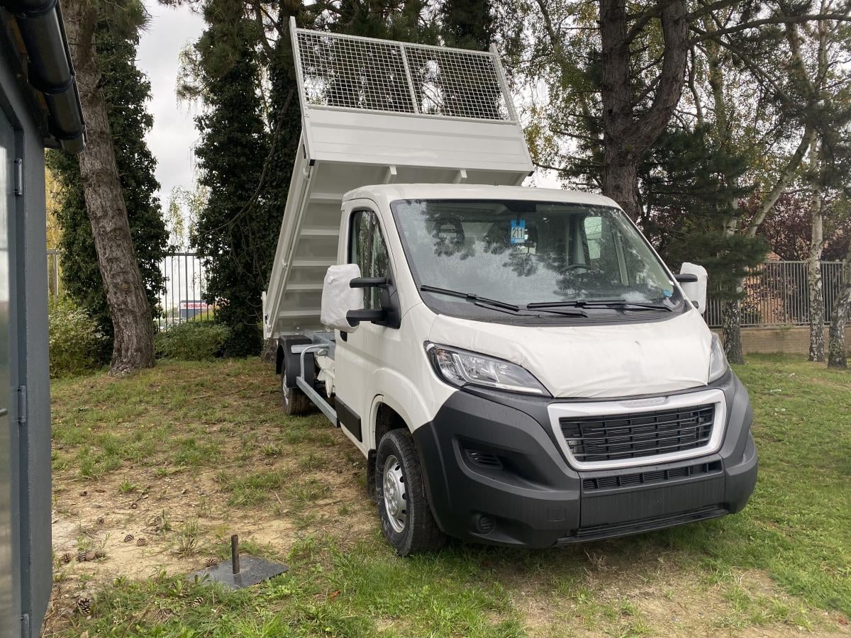 👉Découvrez notre PEUGEOT Boxer Pro SR... - Votrevoiture.com