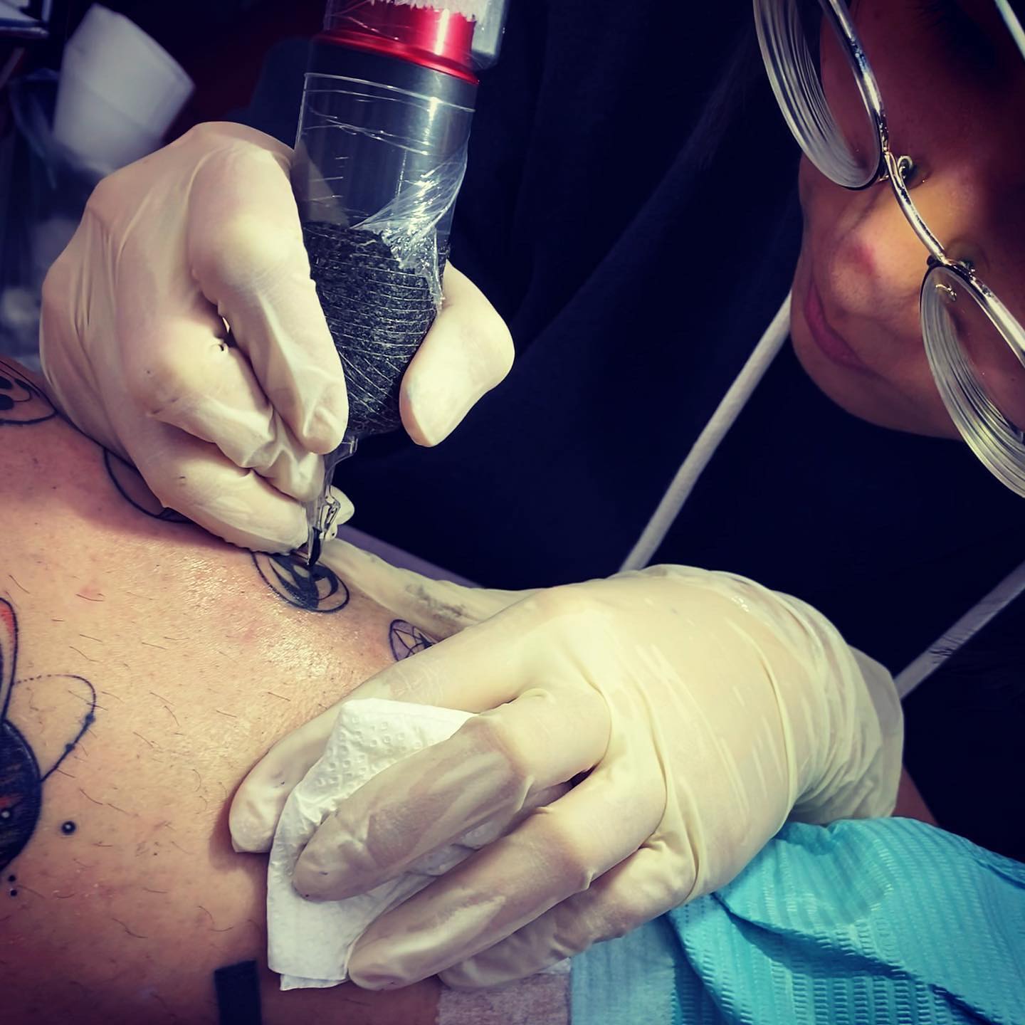 今夜工事，忠墨新戰力 阿蒲 pu 工事中，感謝勇者5號，勇者刺青已全... - Joe ink tattoo (忠墨紋身)
