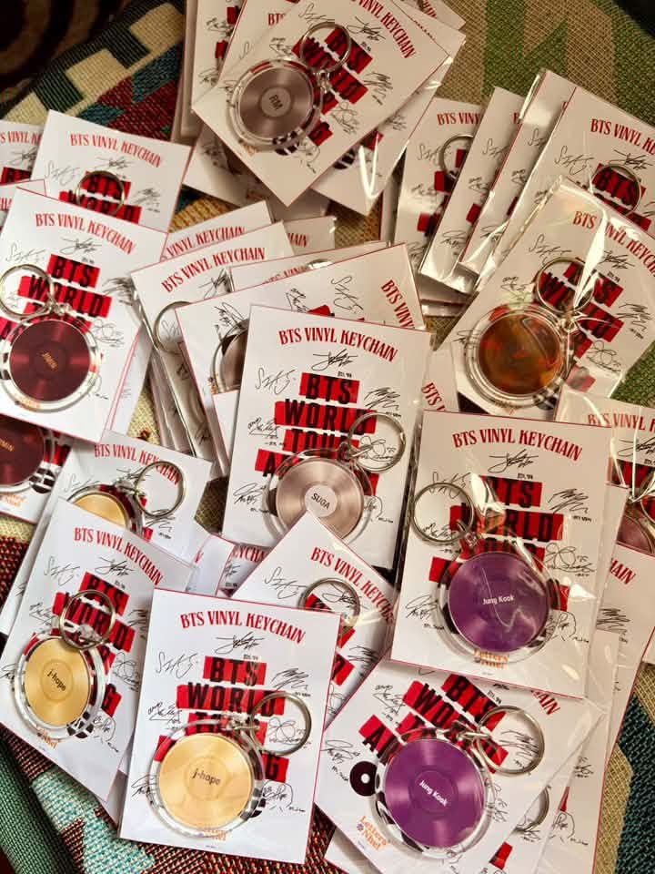BTS vinyl keychain giveaway from Philippines for D3 concert
