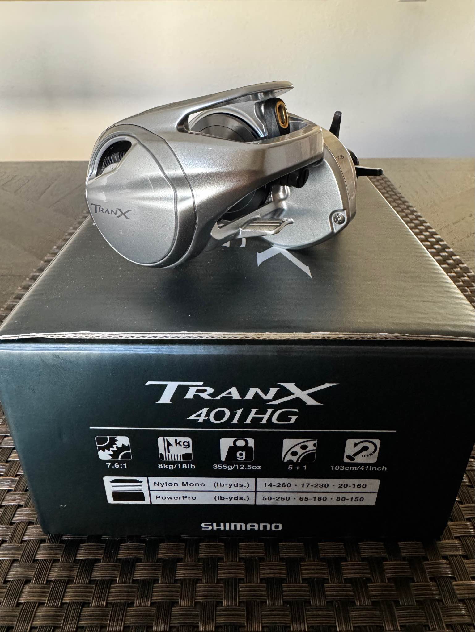 Shimano TranX 401 HG (Left Hand Retrieve), factory power handle