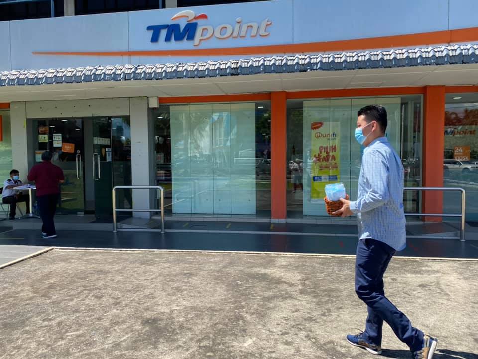 Alan Ling 林思健 - Tanda penghargaan saya kepada staf TM... | Facebook