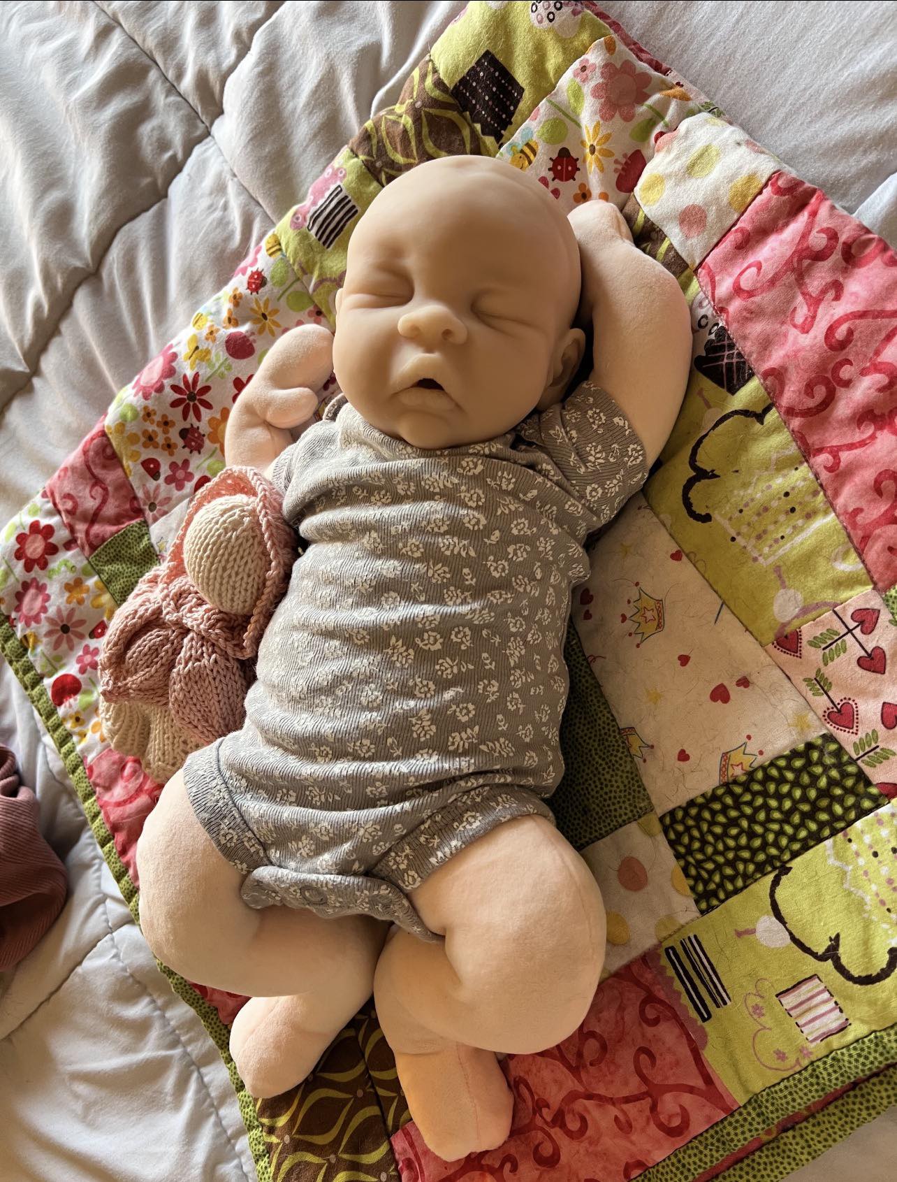 Jamie Lynn　「Sleeping Cat」　157 Jamie Lynn Art Dolls, Inc. (@jamielynnartdolls) • Facebook