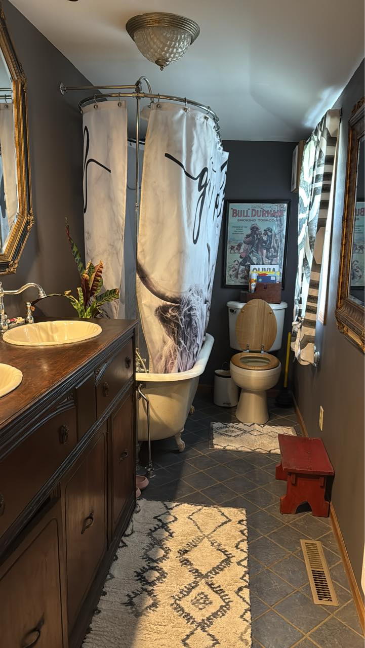 How to Decorate a Long Narrow Bathroom: Stunning Space-Saving Ideas
