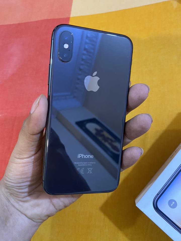 スマートフォン・携帯電話 【Face ID】 iPhone XS 256GB バッテリー70%