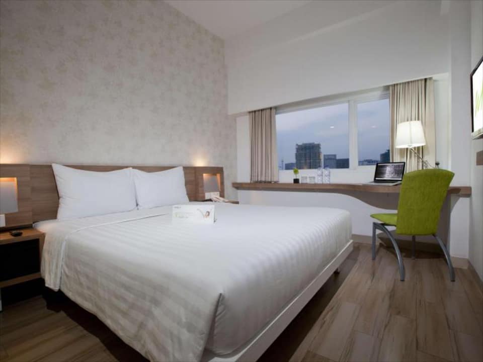 Whiz Hotel Cikini Raya Jakarta
