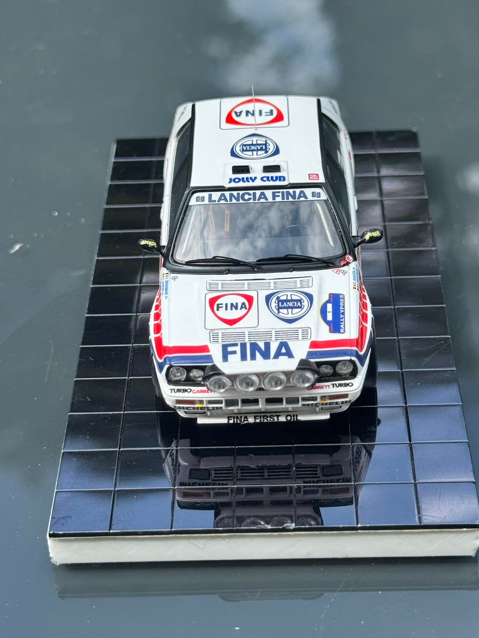 Lancia Delta HF Integrale 16v 1/43 model