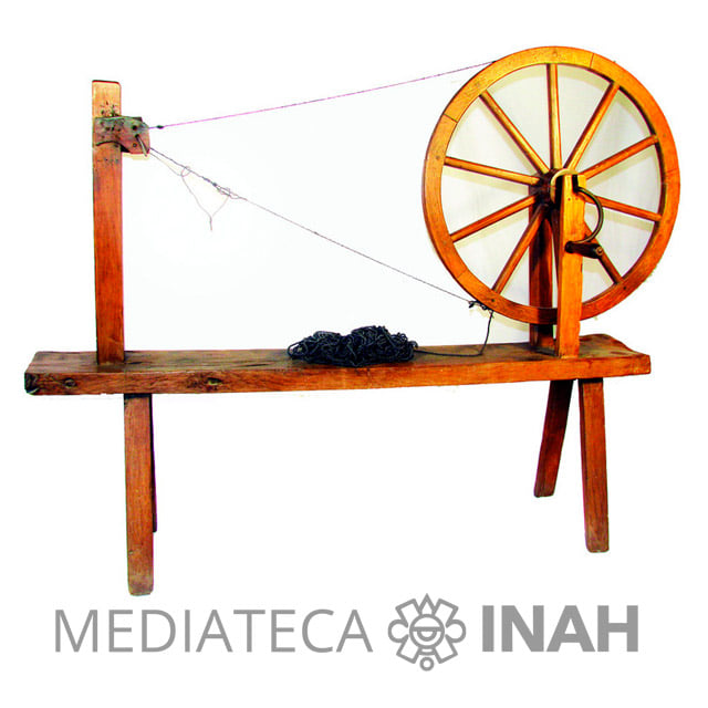 Mediateca INAH - La Rueca Una rueca es un instrumento... | Facebook