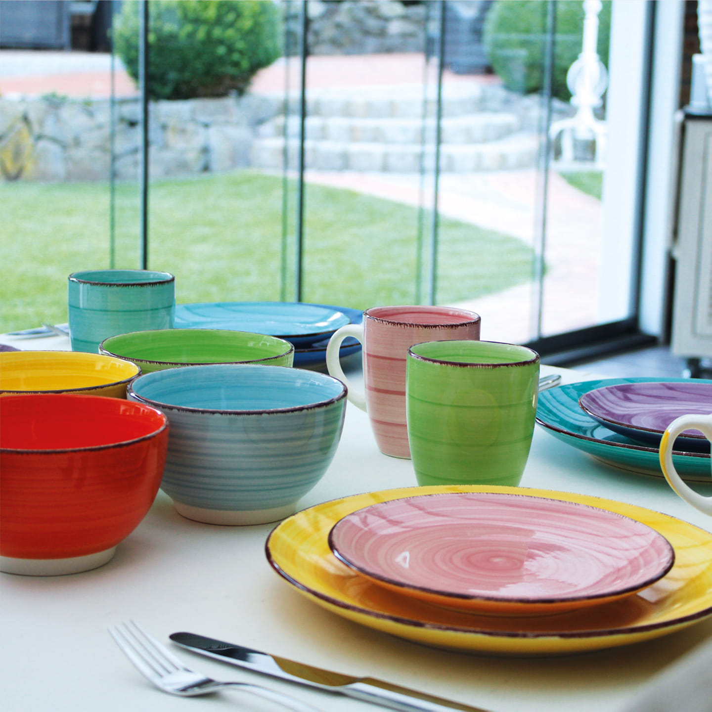 Was für eine schöne, bunte Tafel …🍲 ______ Teller Ø 19 cm jetzt nur 1,49€ Teller Ø 26,5 cm jetzt nur 2,49€ Teller tief jetzt nur 1,99€ Becher jetzt nur 1,49€ Salat-/Müslischale jetzt nur 1,99€ #p