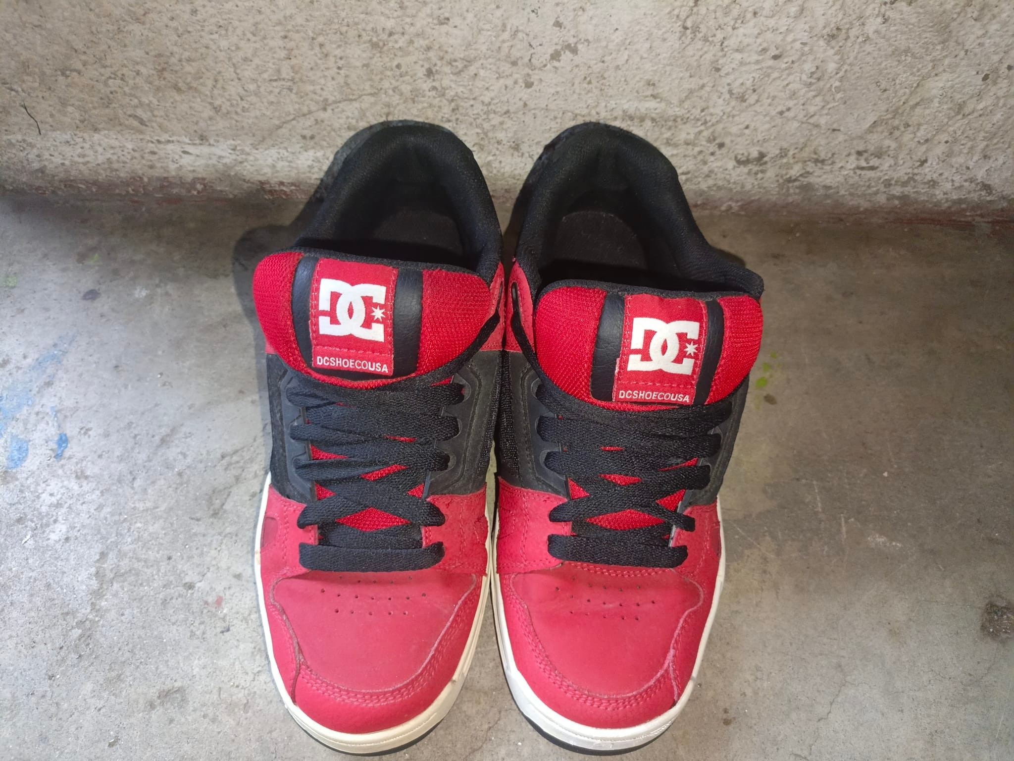 DC STAG SKATE SHOES US 10.5 UK 9.5 EUR 44.0 CM 28x5 Issues 