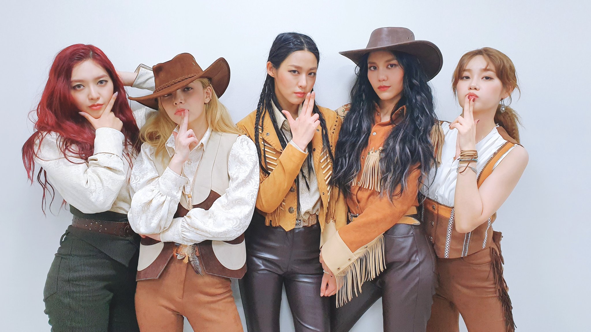 Ladies' - 1:30 AM (KST) 03/09/2014 - 03/09/2018 Đúng 4 năm rồi... 4 năm ...
