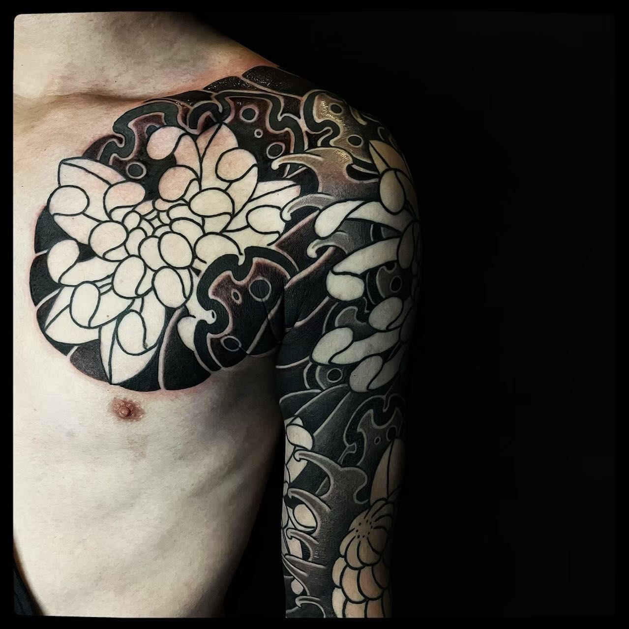GOG INK - 日式傳統包手進行中 Tattoo by @yehedgar Tattoo artist：臭臭... | Facebook