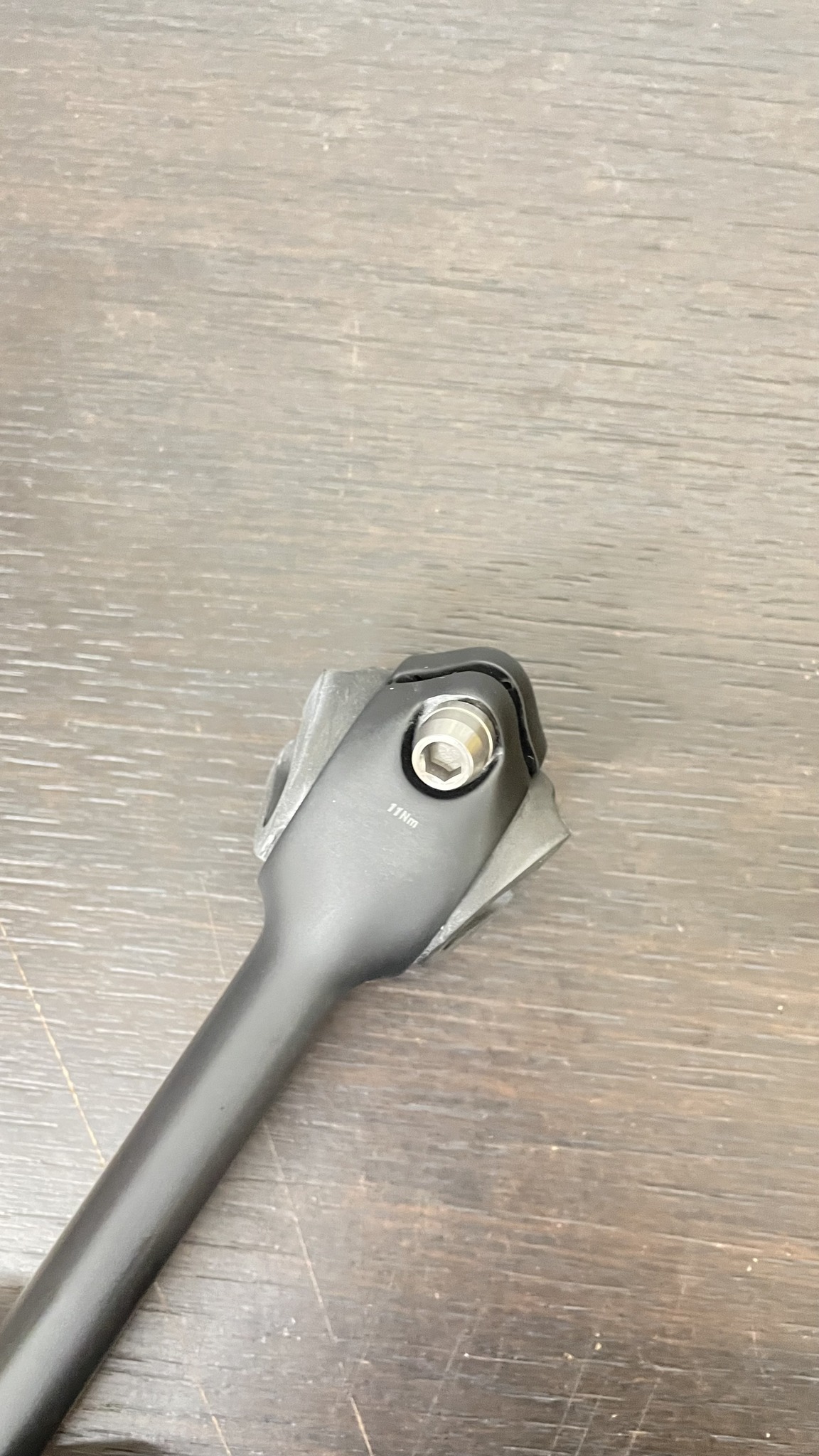 Hello, I am offering a seatpost from Trek Madone Gen 8, 190 mm x 0