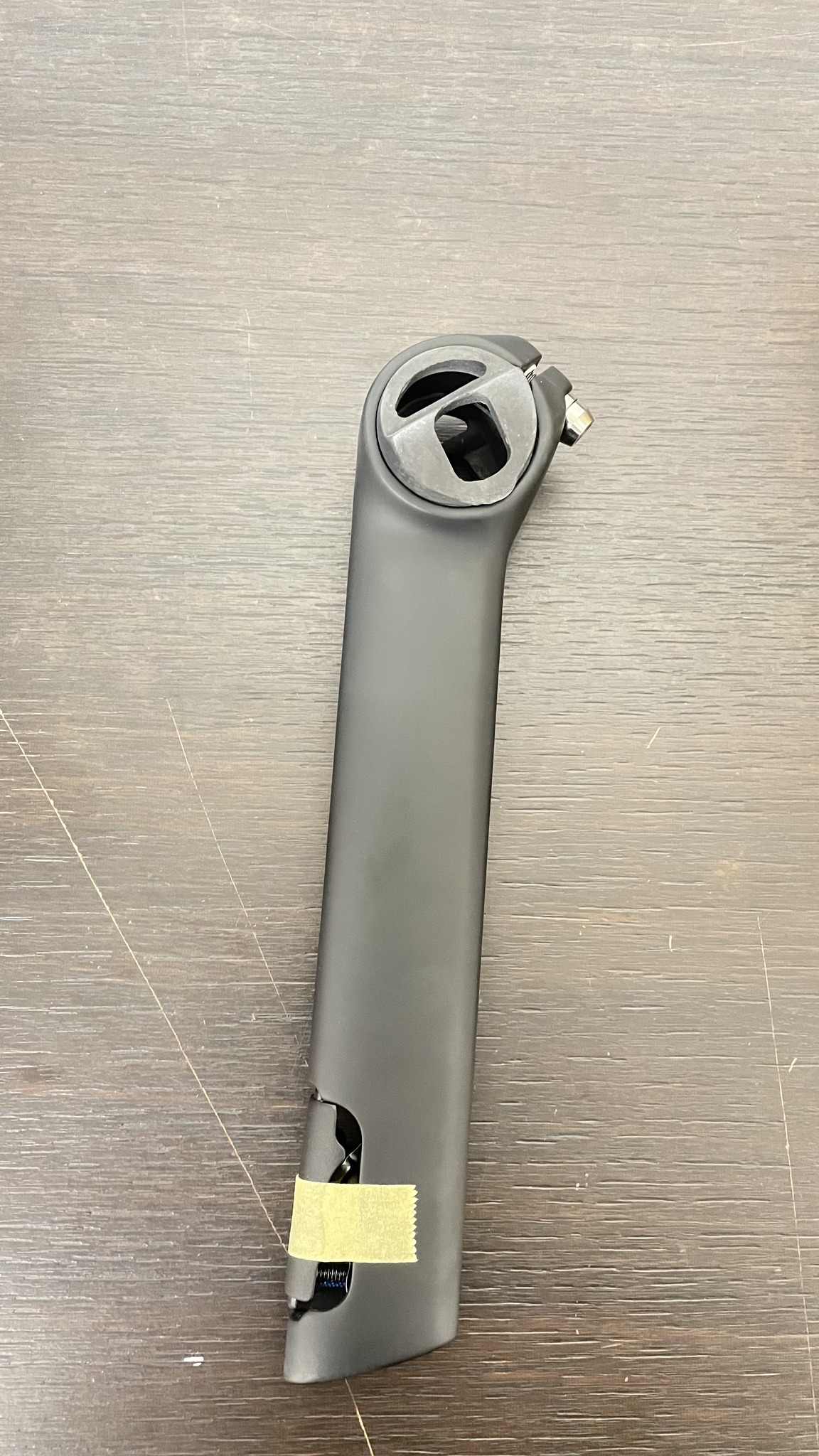 Hello, I am offering a seatpost from Trek Madone Gen 8, 190 mm x 0