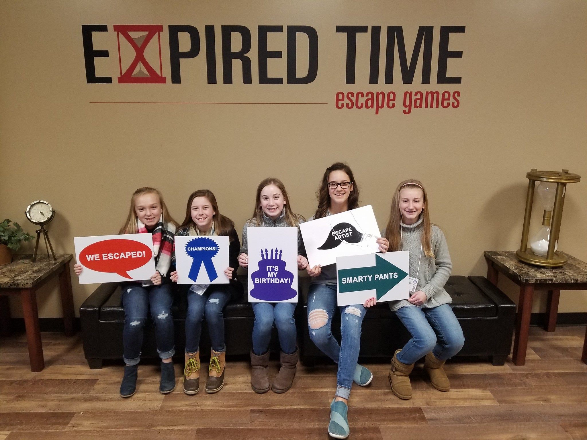 Expired Time Escape Games... - Expired Time Escape Games