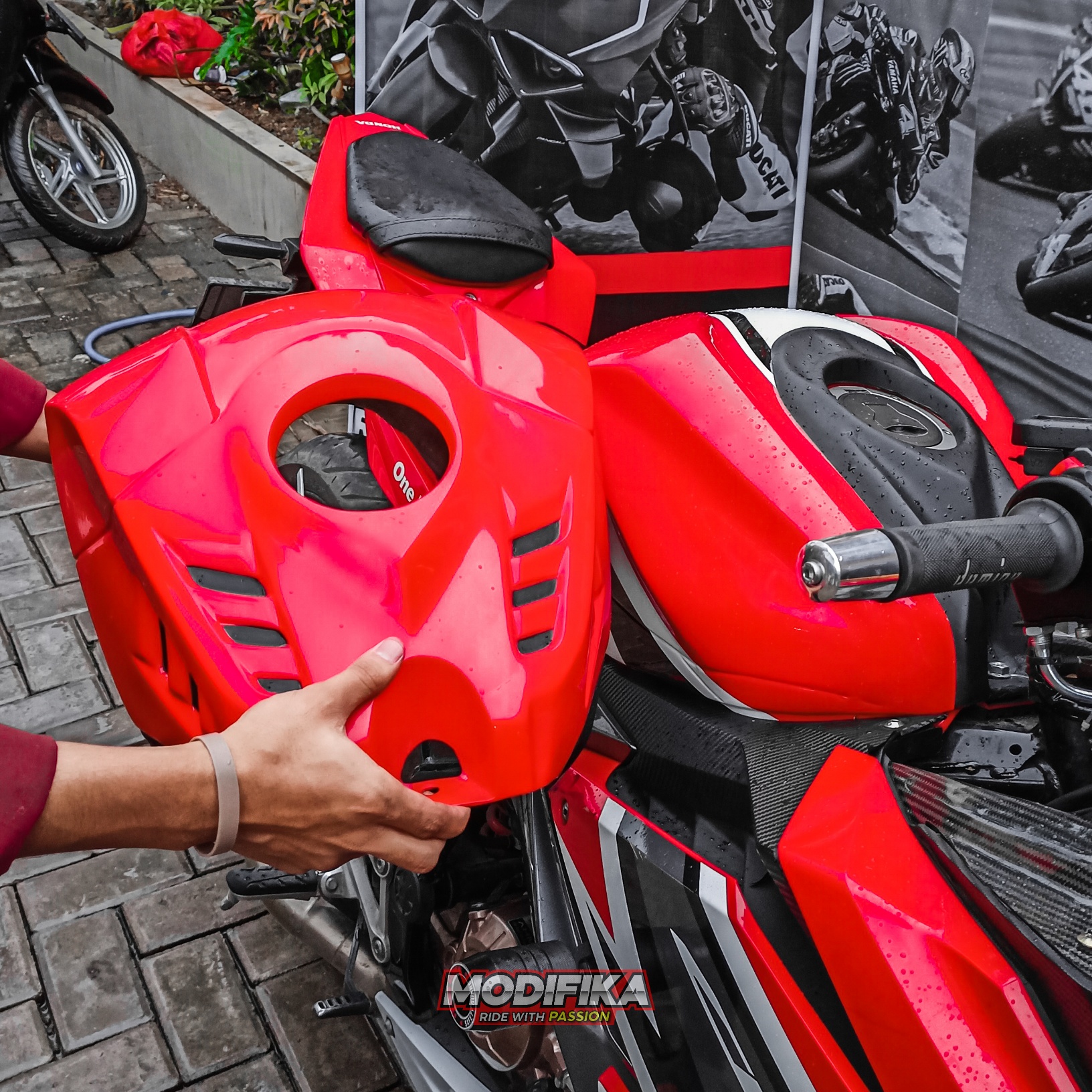 Modifika - Kanan atau Kiri? 🤔 . Mau kanan atau kiri yang...
