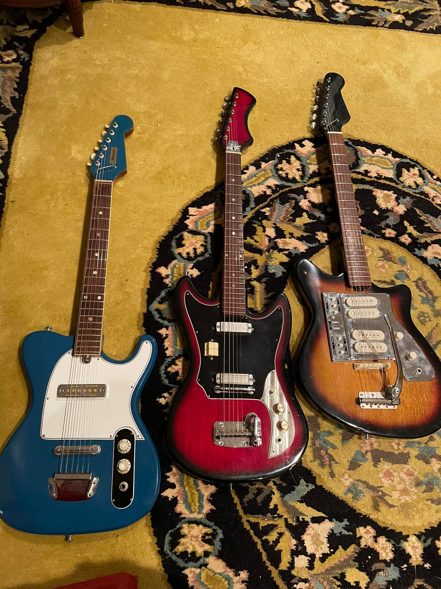 Tokai Cat's Eyes CE25-ST Acoustic Guitar - @17000/- with Gig Bag
