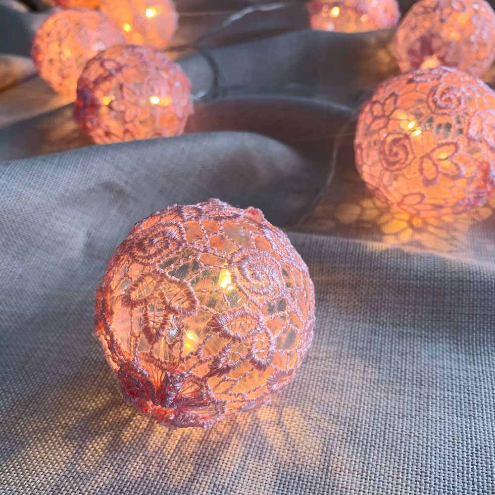 KiK - Möchtet ihr etwas mehr Gemütlichkeit in euer Zuhause bringen? Dann entdeckt jetzt unsere große Auswahl an dekorativen Leuchten und Lichterketten in eurer Filiale 😍 Lichterkette - 3,19 €