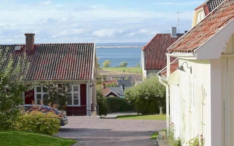 Mysig faluröd stuga i hjärtat av Gränna – året runt! - Property Rentals ...