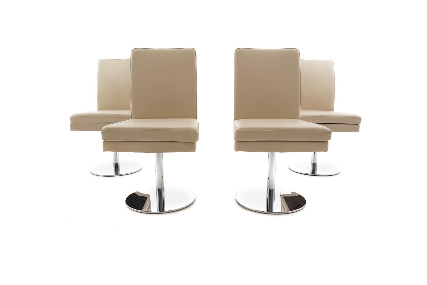 🏔🗿🚧 habt ihr auch einen harten Stuhl 🪑🙀 dann probiert es mal mit dem Hülsta D13 ☁️ und alles wird besser.... #Hülsta #hüls #hülstad13 #huelsta # stuhl #esszimmer #chair #diningroom #diningchair #instadaily #homeinspo #