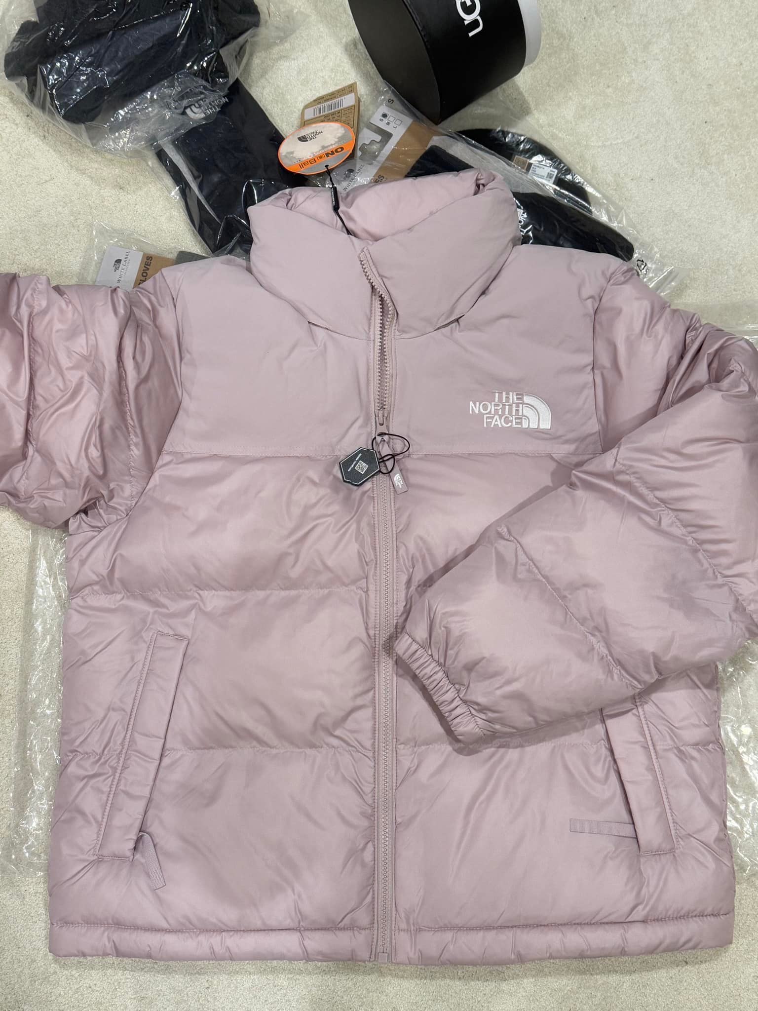 ส่งต่อthe north face W