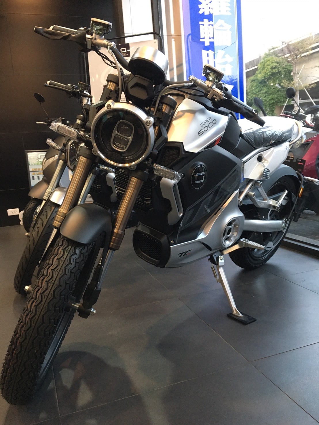 台中佶輪車業-JLmotor - #TCMAX 限量倒數中 時速/續航100 ️ 最復古的電動車非你莫屬...