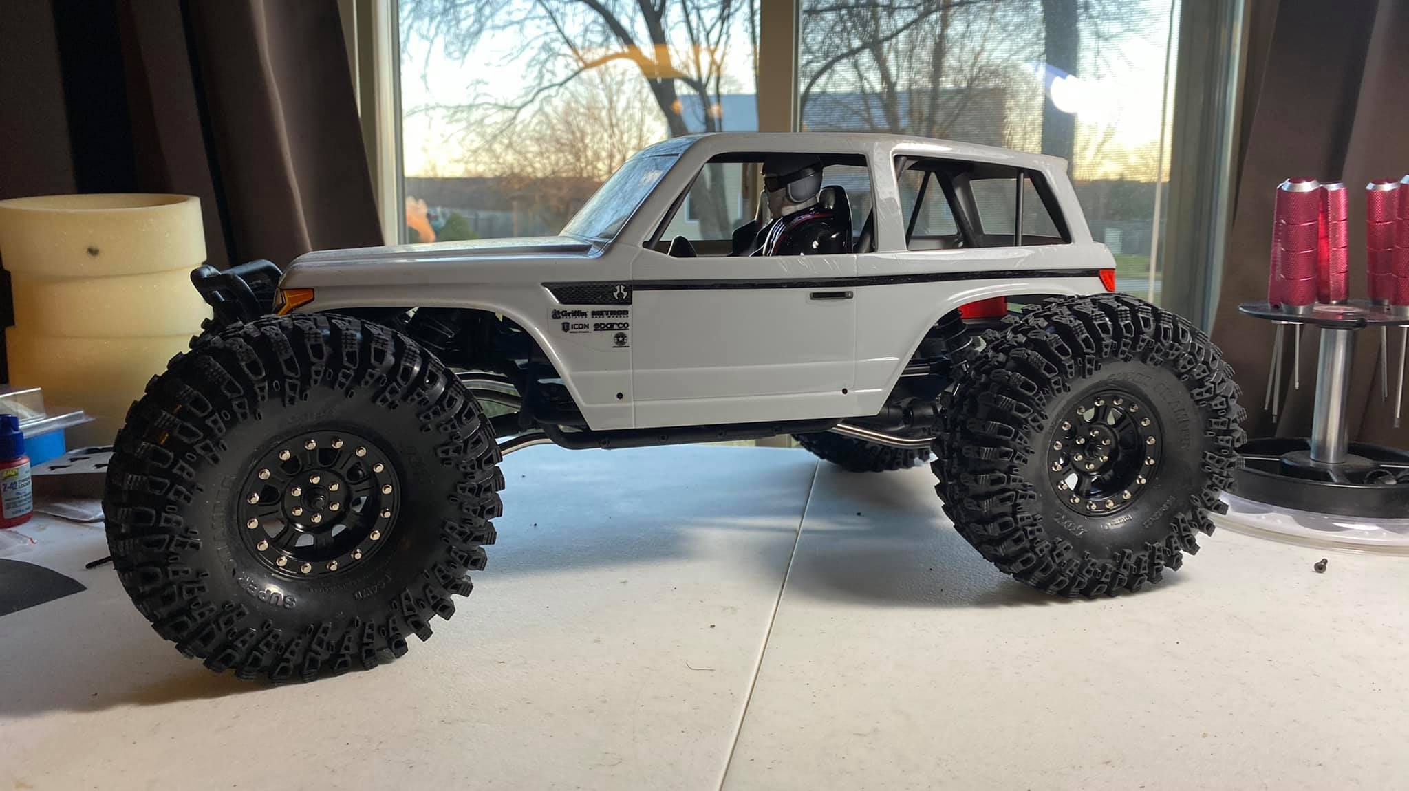Axial Wraith 1.9 build with custom upgrades