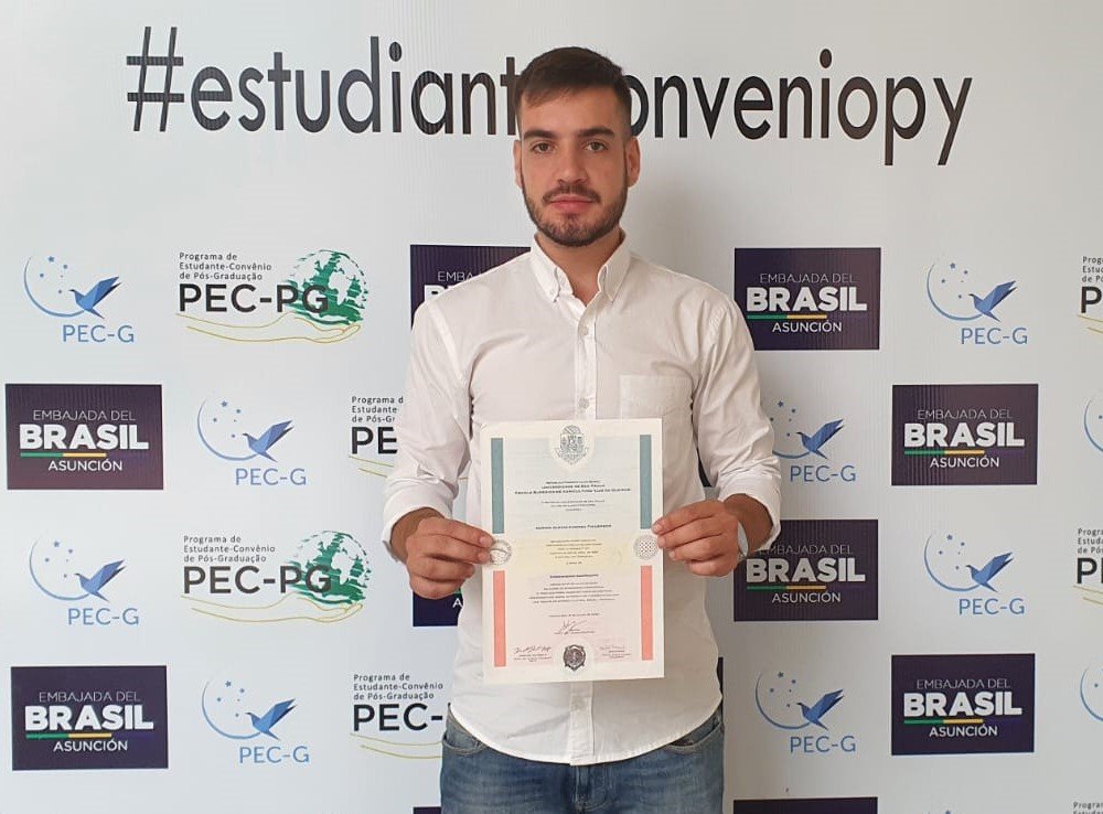 Egresado en... - PEC - Programa Estudante Convênio - Paraguay