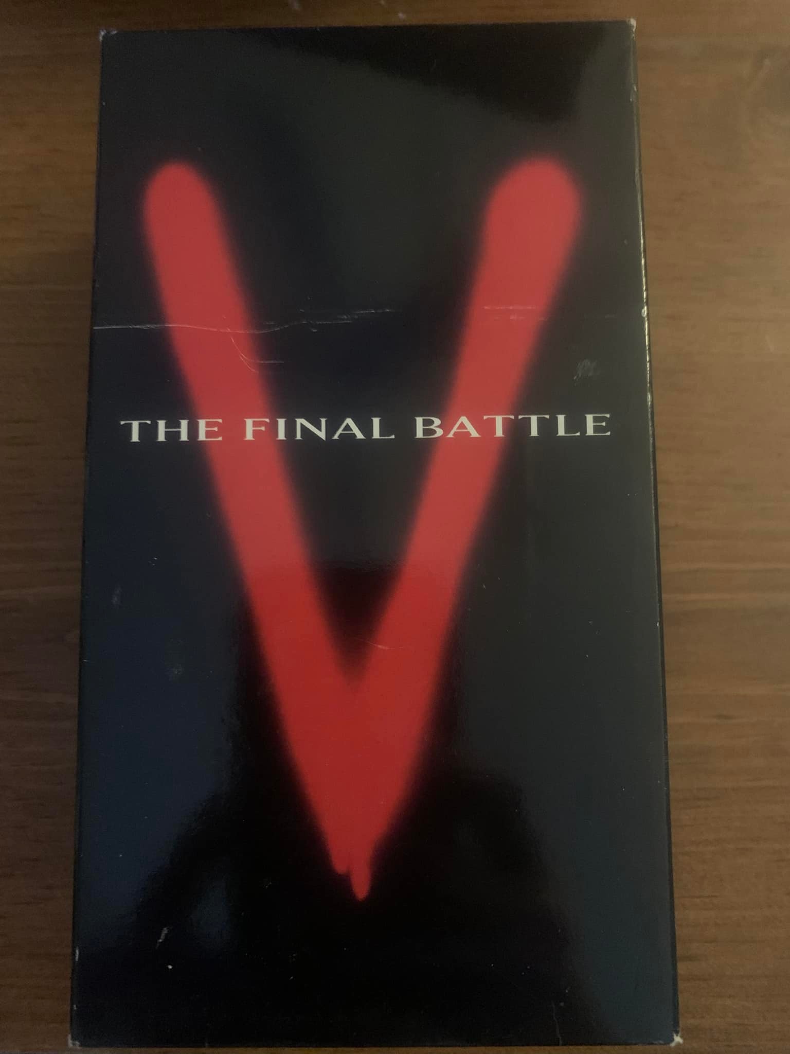 What is the difference between V: Complete Mini Series and V: The