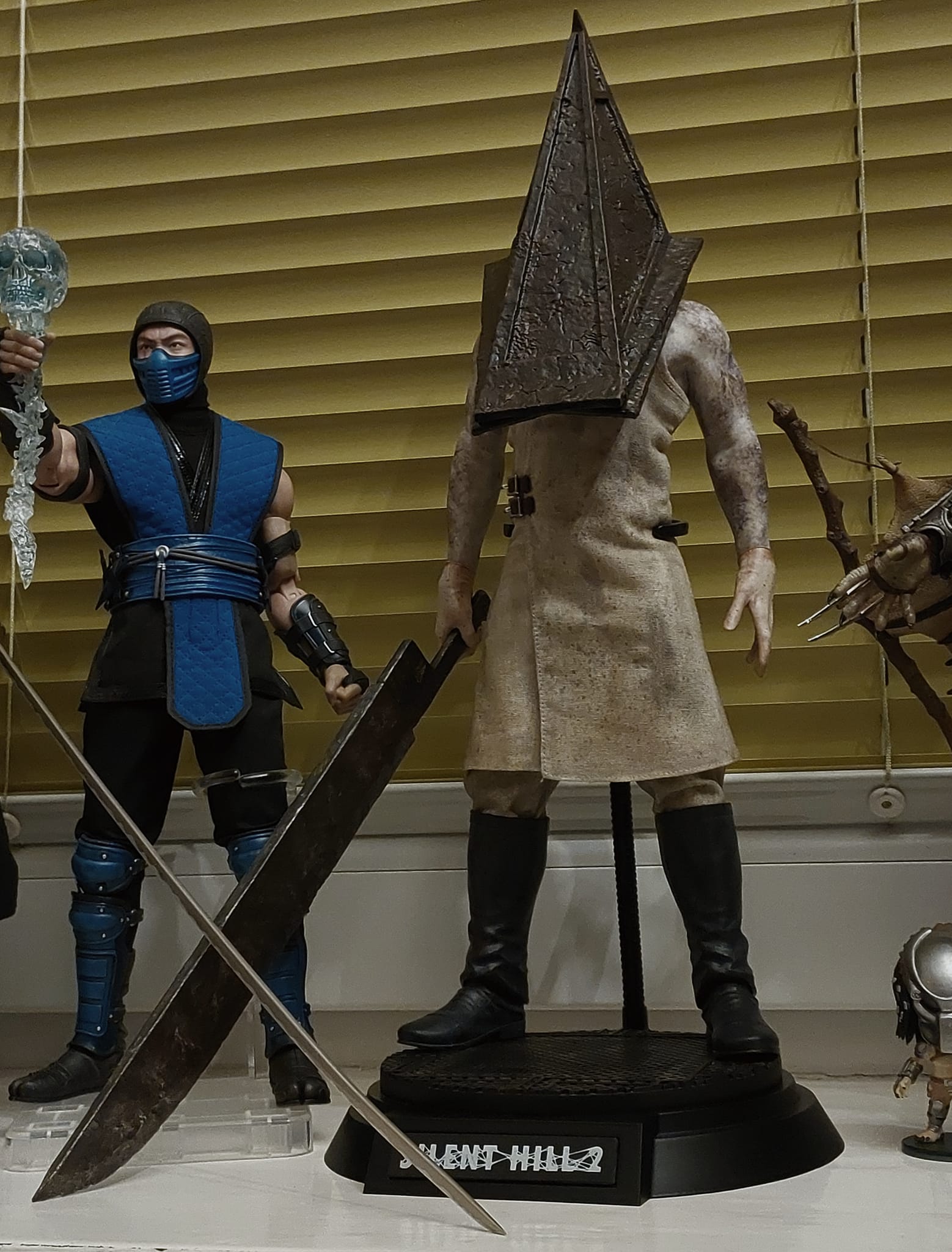 I got this 1/6 Red Pyramid Thing figure awhile ago on my bday and 