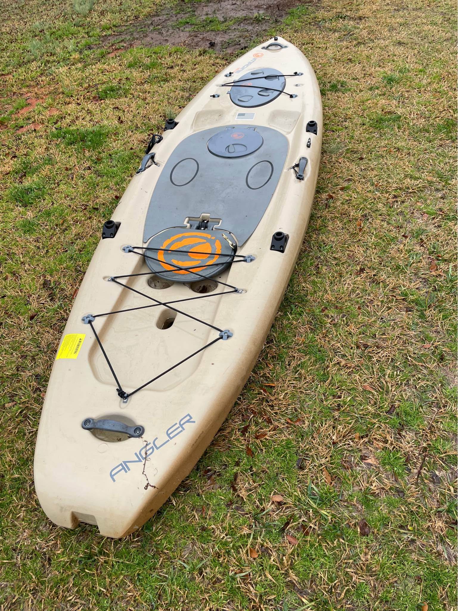 Kayak-Stand up paddle board/Kayak. Imagine Surf V2 Wizard Angler 