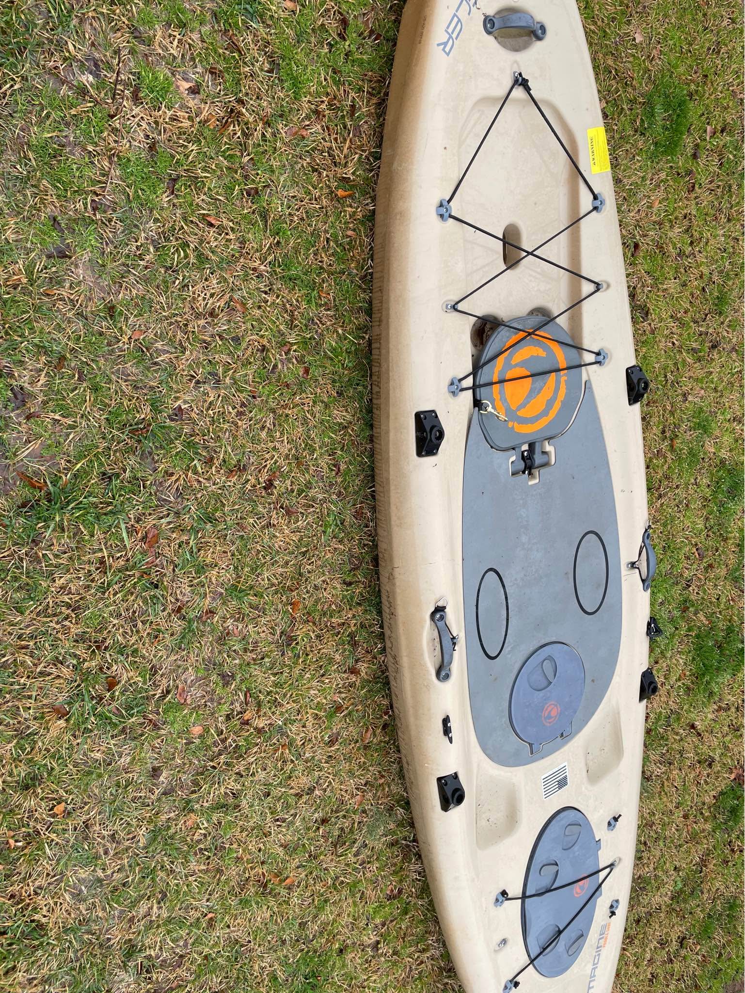 Kayak-Stand up paddle board/Kayak. Imagine Surf V2 Wizard Angler 