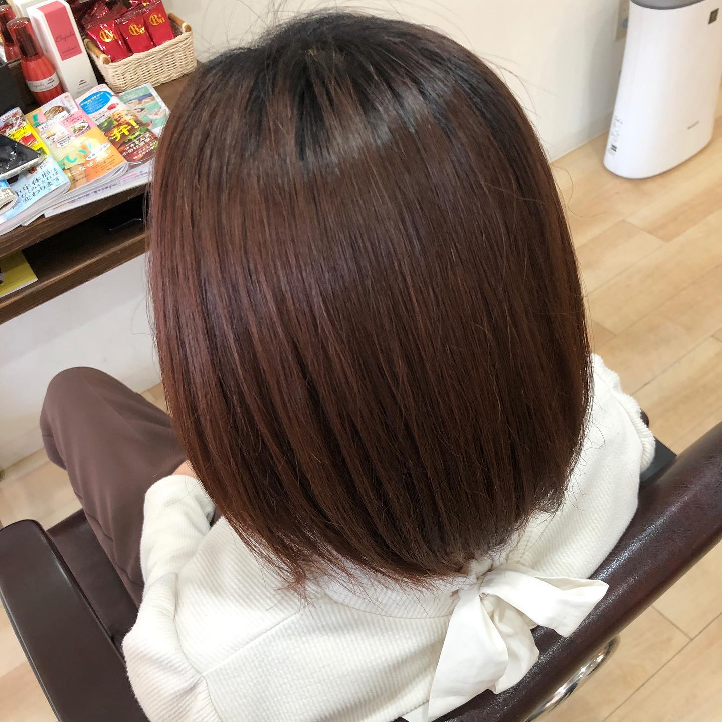 理美容室バースト全店 ヘアカラーミルクティ ヘナで染めるとアイロン無しでもツヤツヤ髪に Facebook