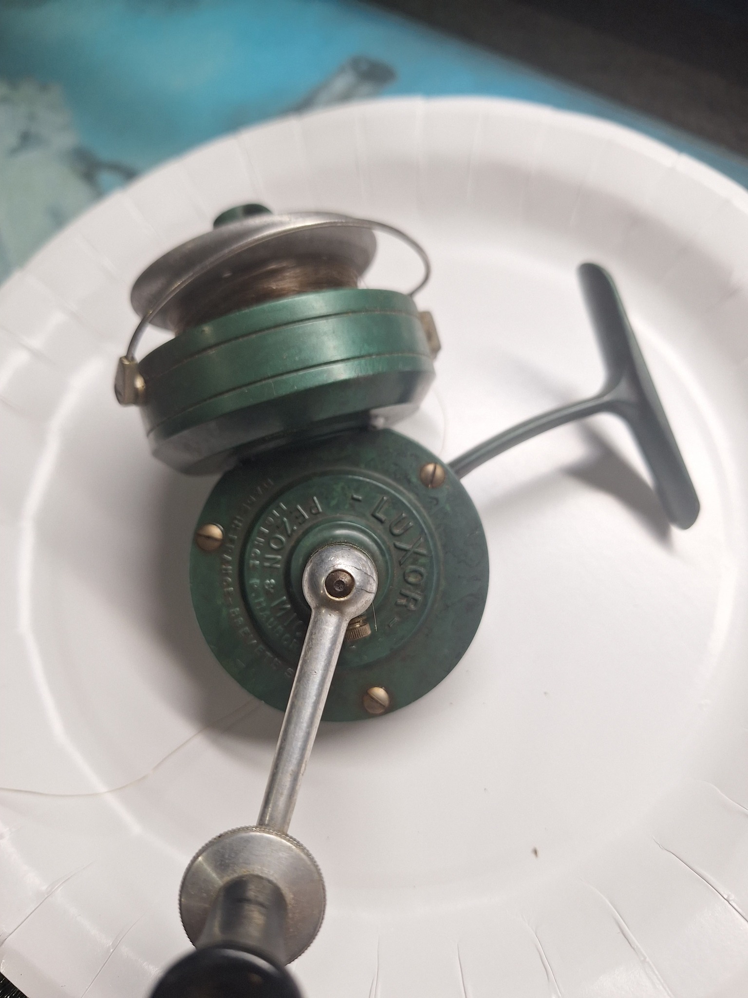 Here is a classic Pezon et Michel Luxor spinning reel. Mer Saumon