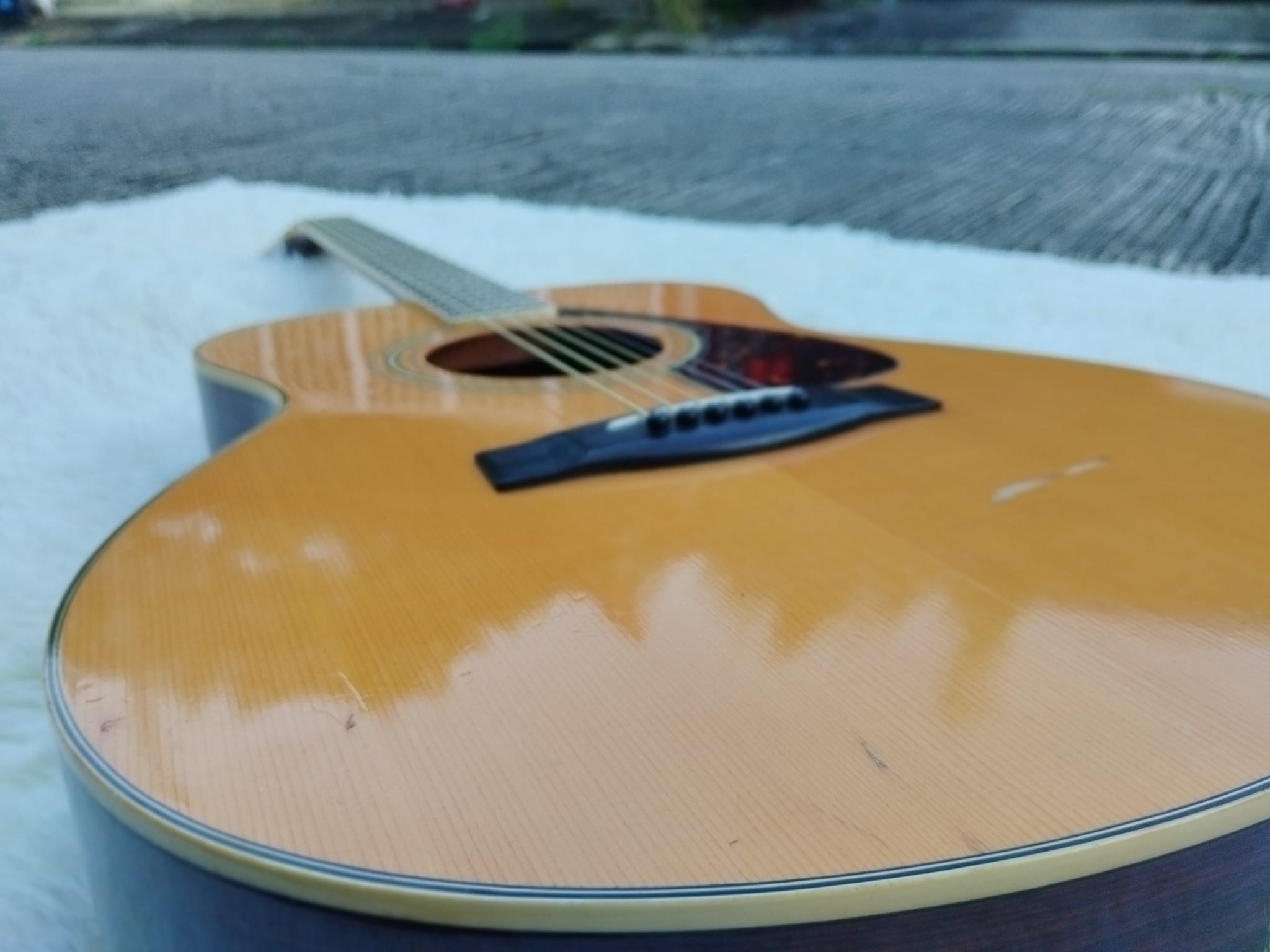 Yamaha FG252 vintage guitar details