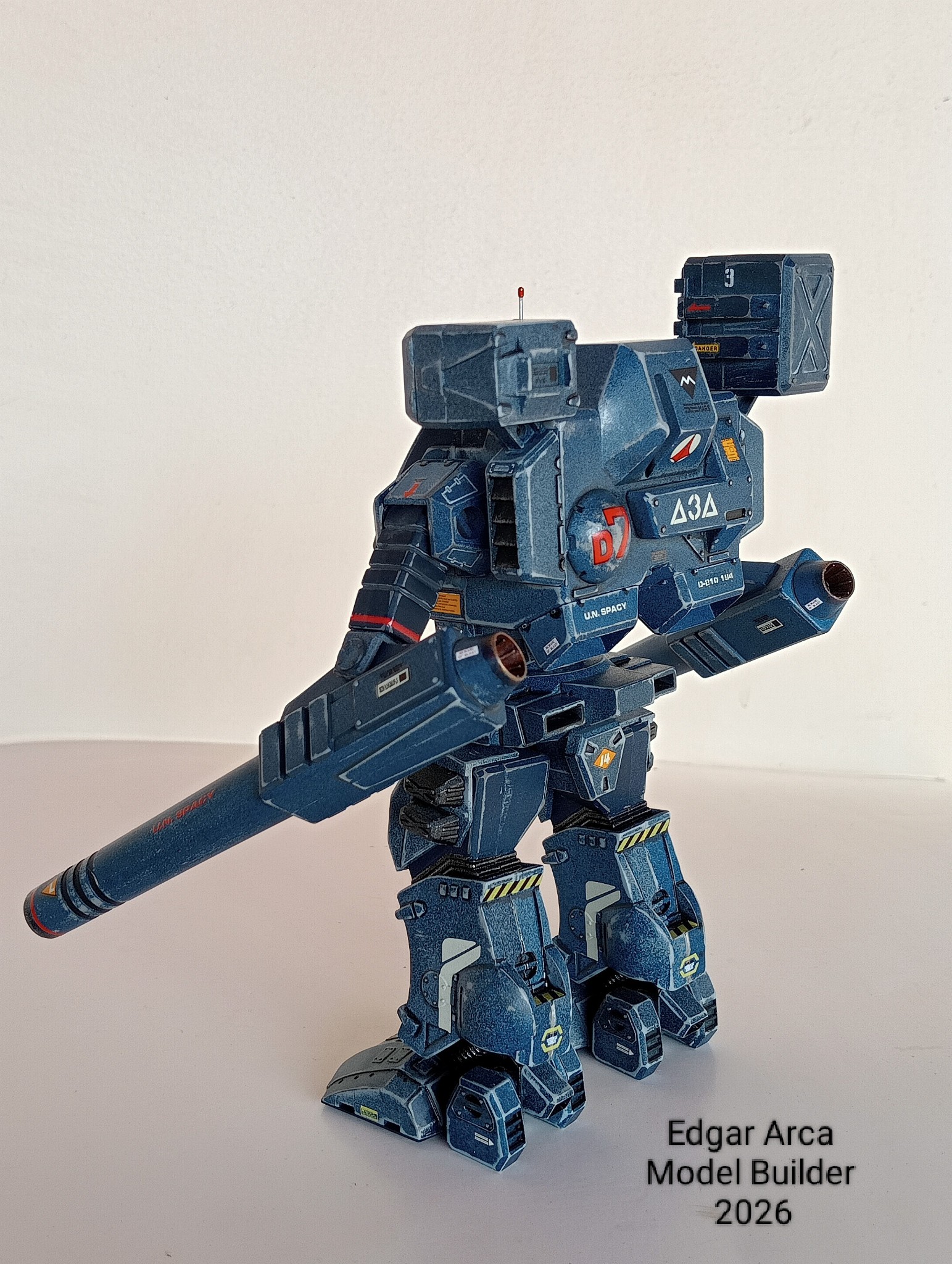 Macross Destroid Tomahawk scale model build