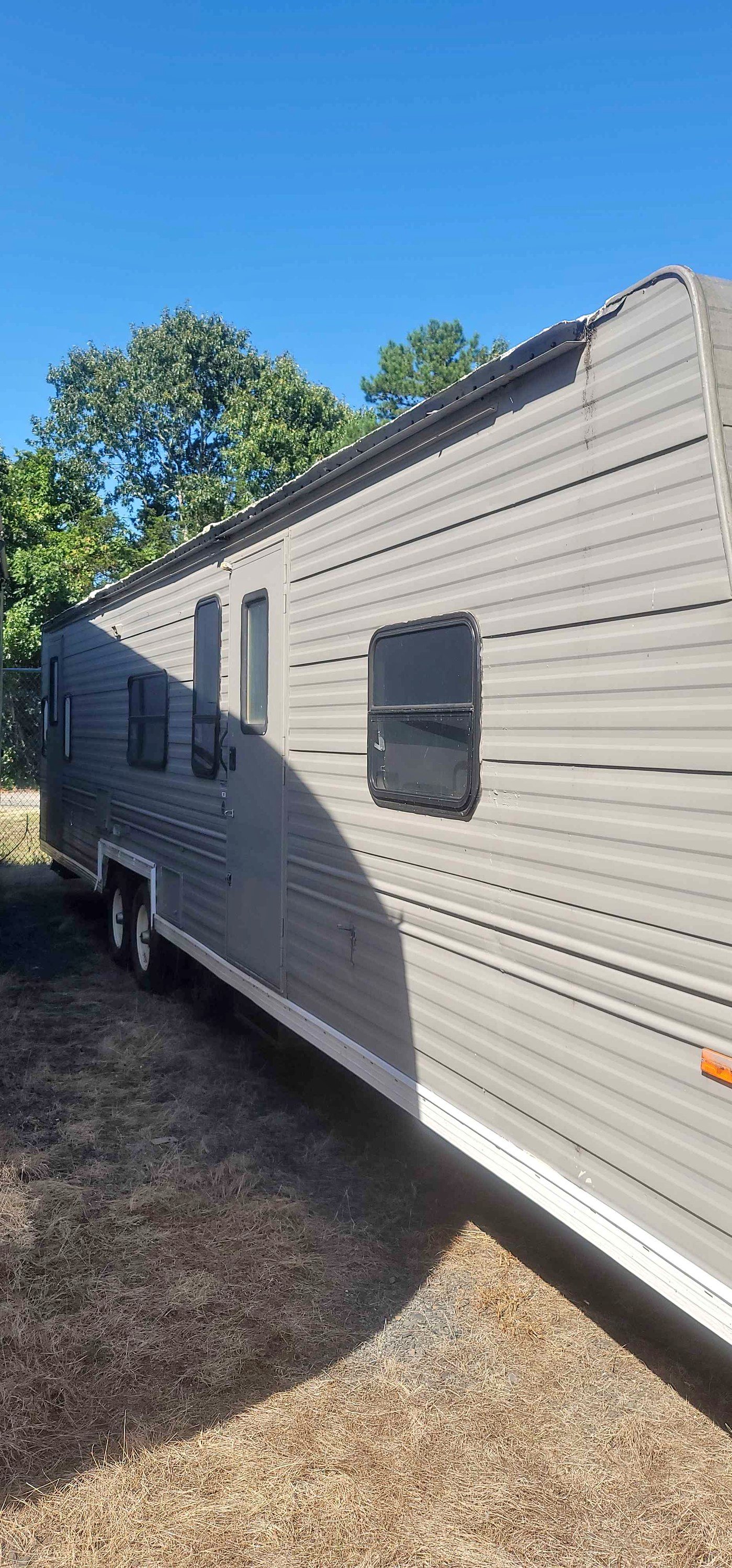 1995 Old 1990s travel trailer 35ft