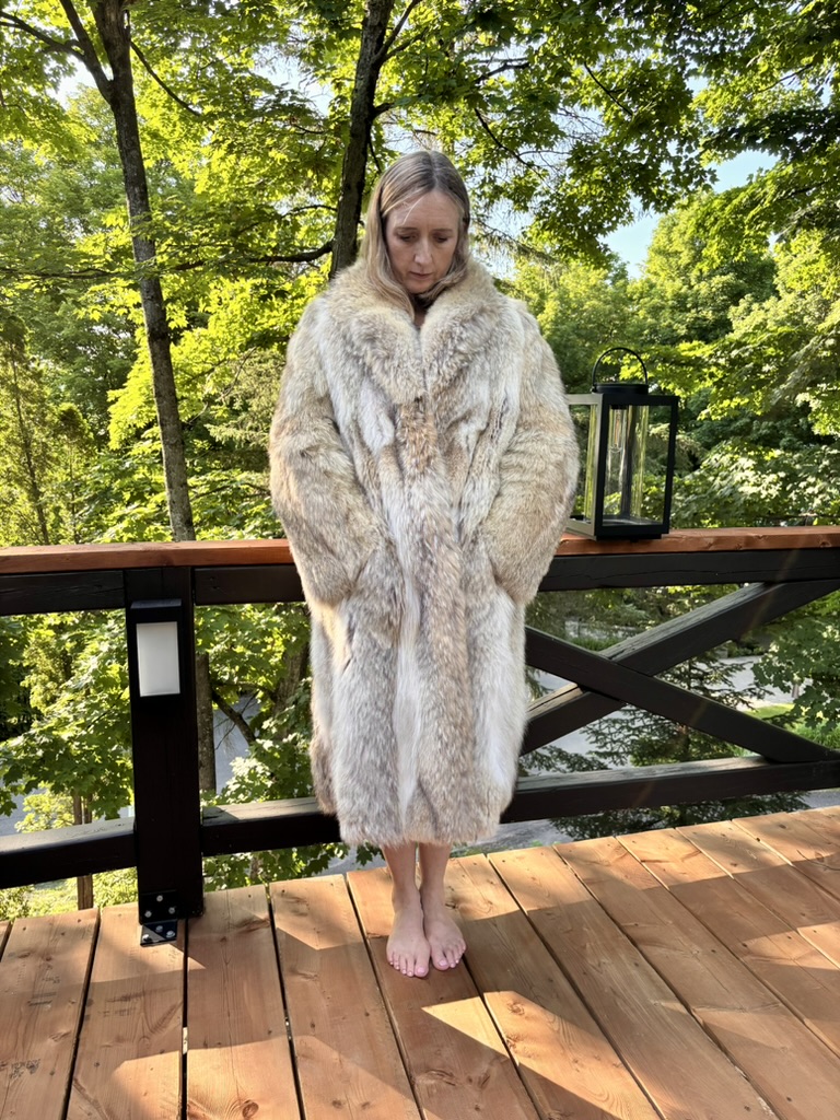 David Green genuine Canadian beaver fur coat for sale | Anchorage, AK