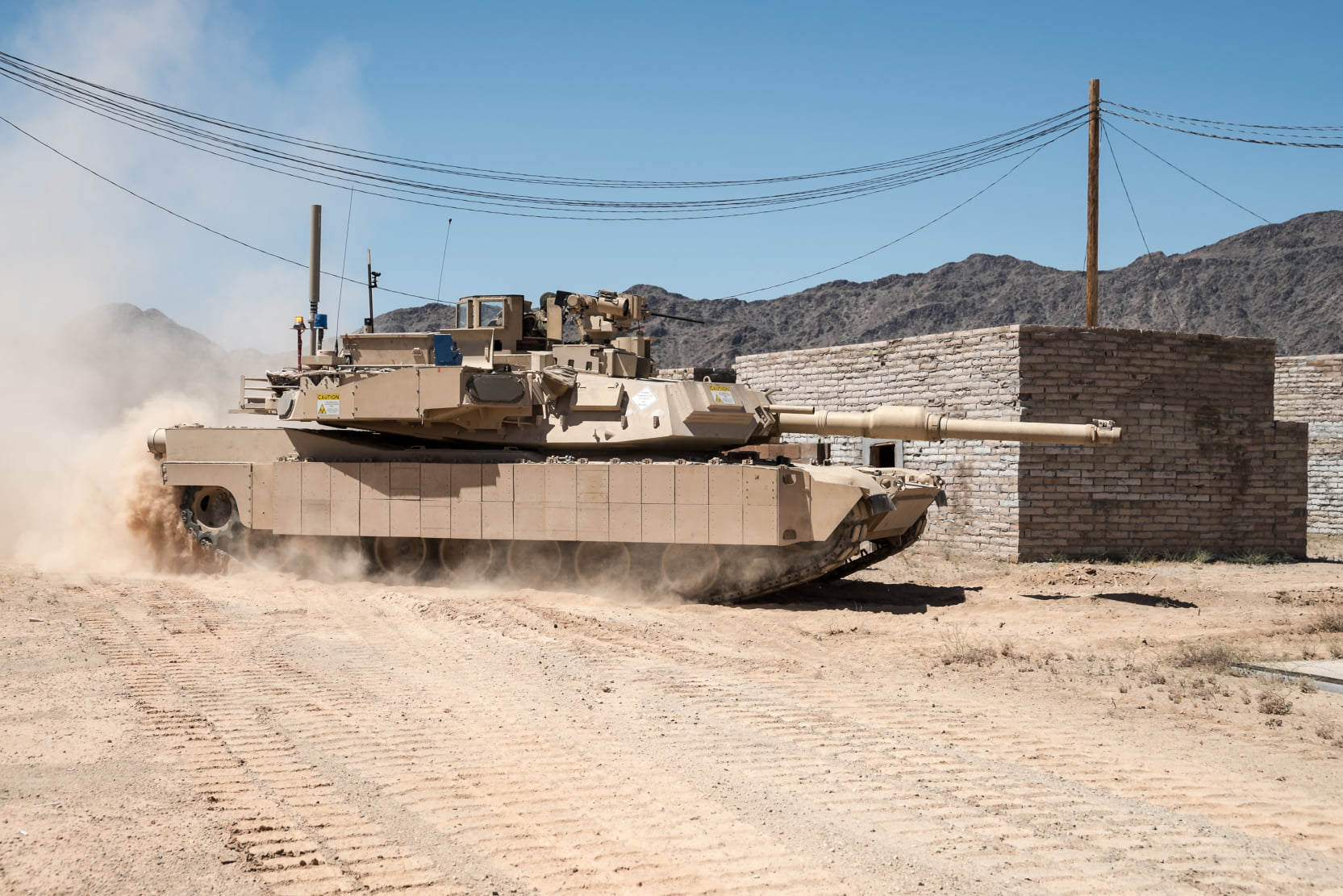 M1 Abrams - M1A2 SEP v2 Abrams Main Battle Tank (Pilot Vehicle) fitted ...
