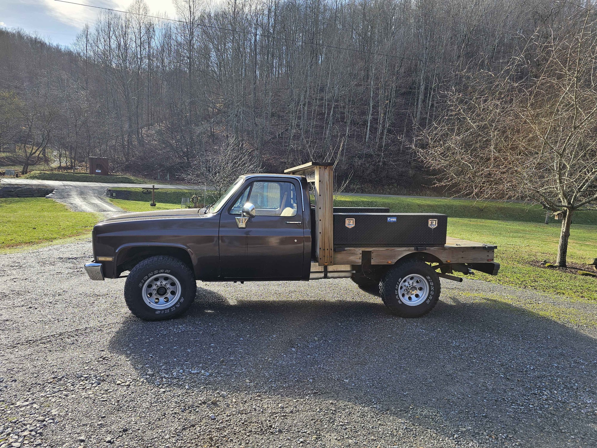 1985 Chevrolet 2500 Regular Cab · Long Bed - Commercial Vehicles - Sand