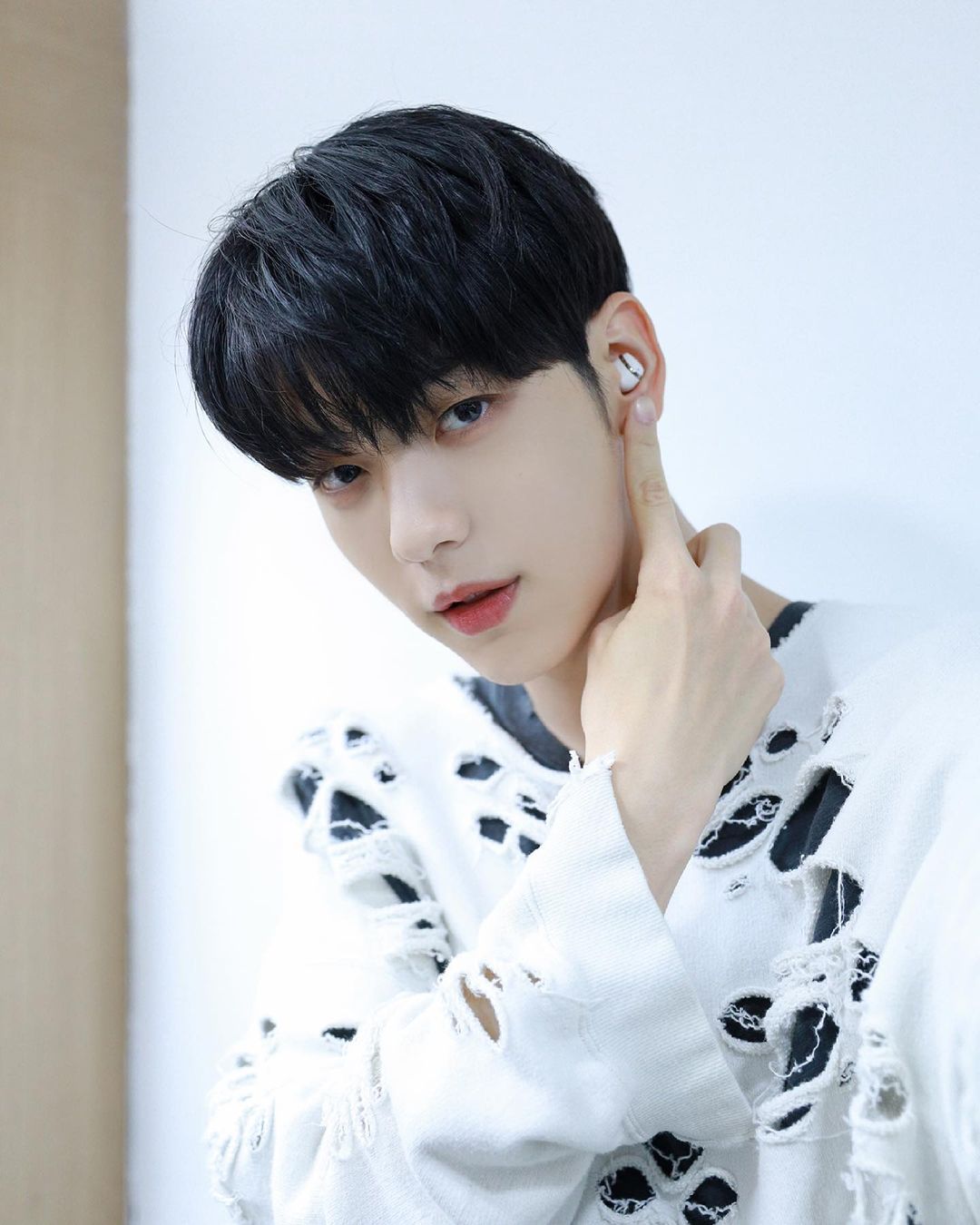 GLIDiC] 210706 SOOBIN wearing GLIDiC earphones! 素敵なセルフィ